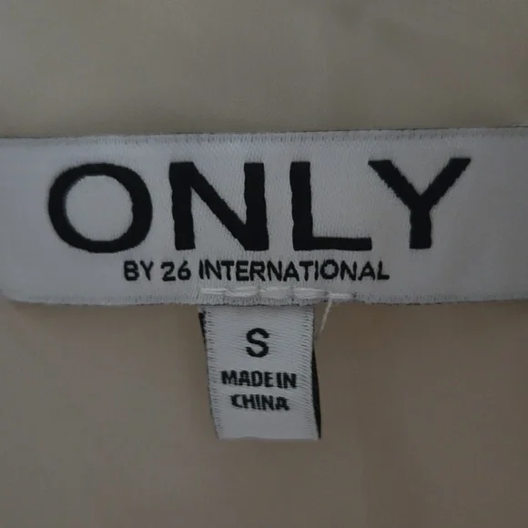 ONLY Floral Cream Puffer Corduroy Vest - Picture 3 of 7